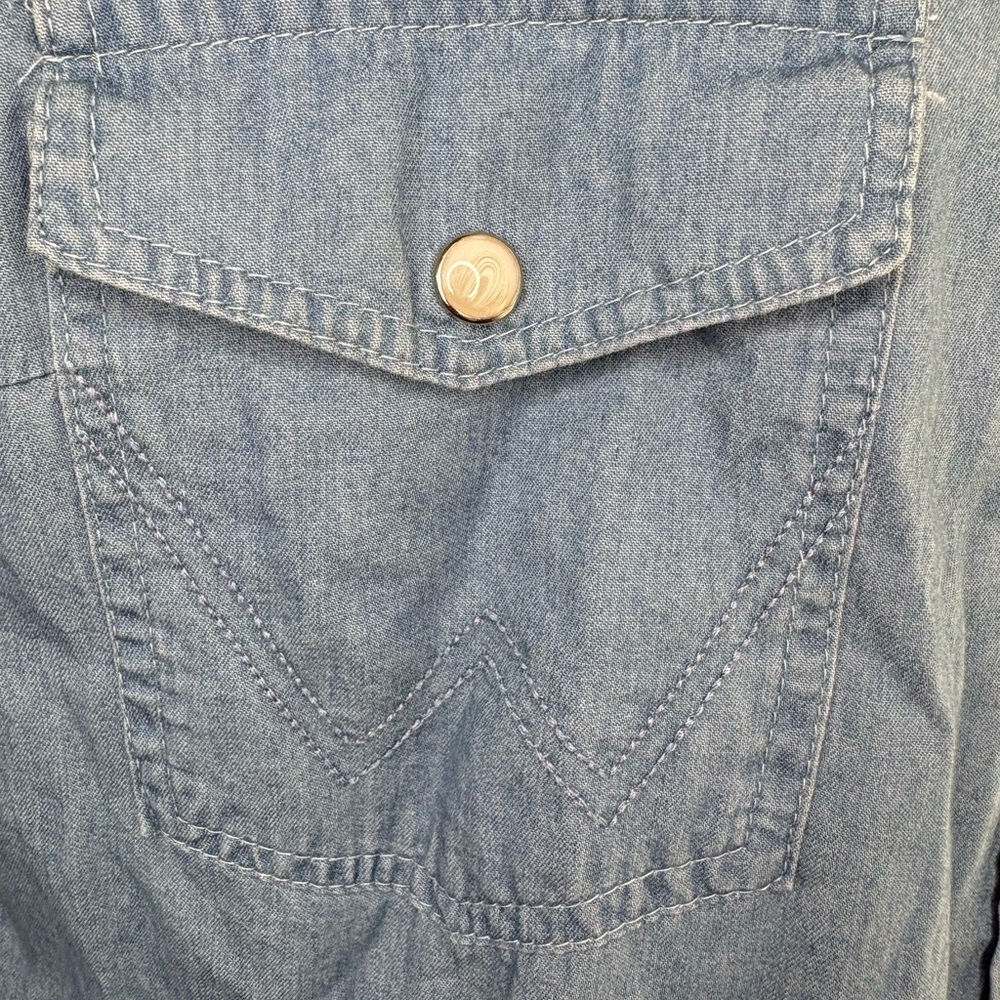 Wrangler Retro NWT Light Blue embroidered denim button down Shirt sz small - Picture 7 of 10